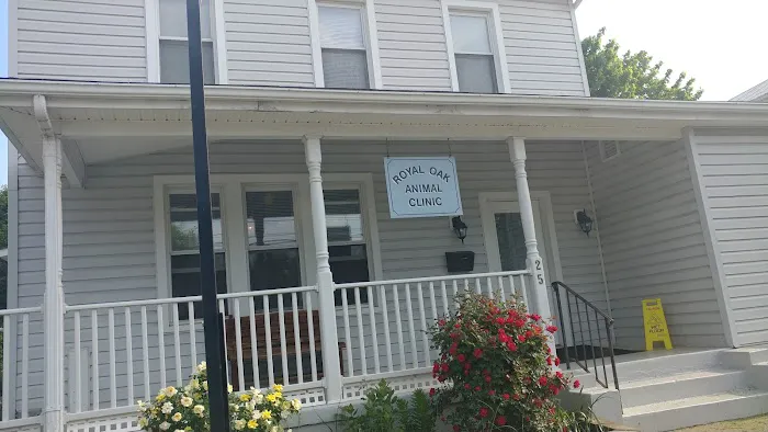 Royal Oak Animal Clinic 12