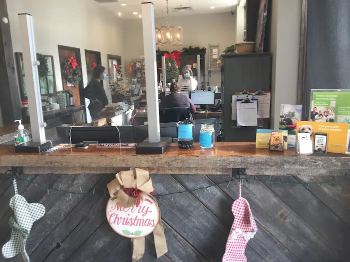 Berry Farms Animal Hospital & Pet Spa 9