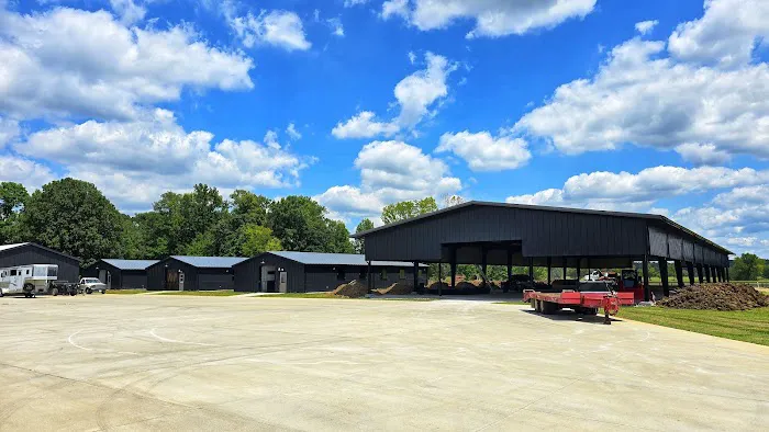 Equine Surgical Center at ThorSport Farm 6
