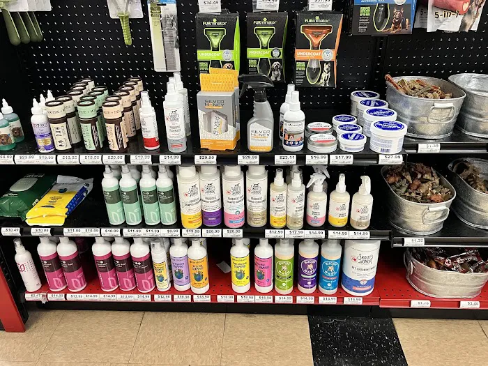 Chuck & Don's Pet Food & Supplies 12