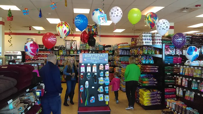 Chuck & Don's Pet Food & Supplies 12