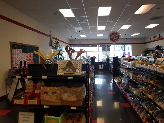 Chuck & Don's Pet Food & Supplies 12