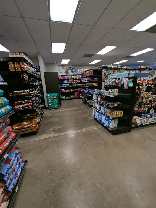Chuck & Don's Pet Food & Supplies 12