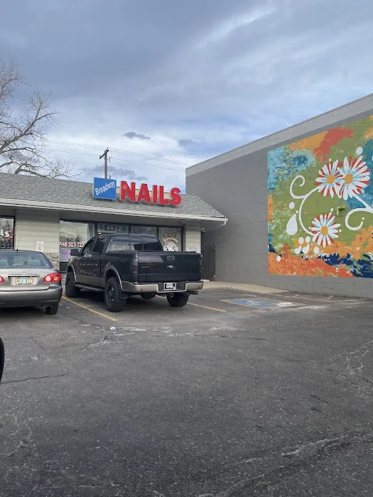 Scales 'N Tails Englewood 12