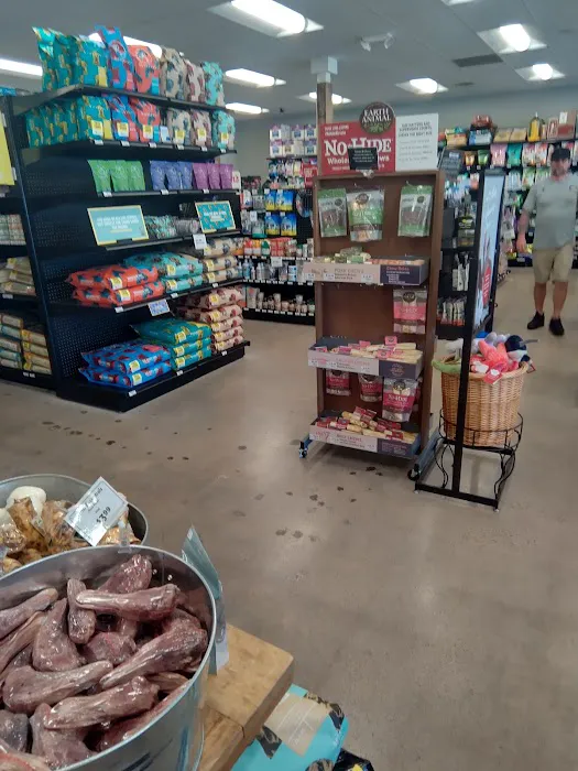Chuck & Don's Pet Food & Supplies 12