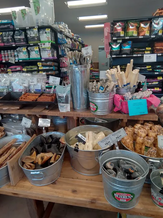 Chuck & Don's Pet Food & Supplies 12