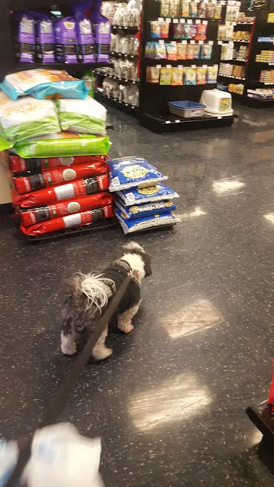 Chuck & Don's Pet Food & Supplies 12
