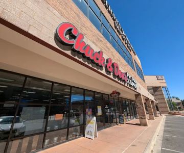Chuck & Don's Pet Food & Supplies