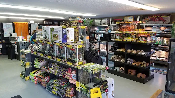 5280 Reptile Room - West 12
