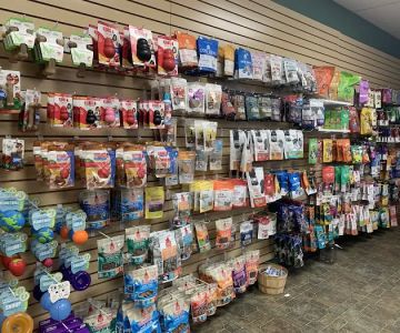 Chuck & Don's Pet Food & Supplies