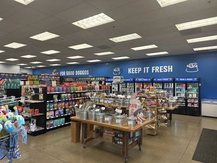 Chuck & Don's Pet Food & Supplies 12