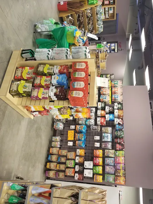 Chuck & Don's Pet Food & Supplies 12