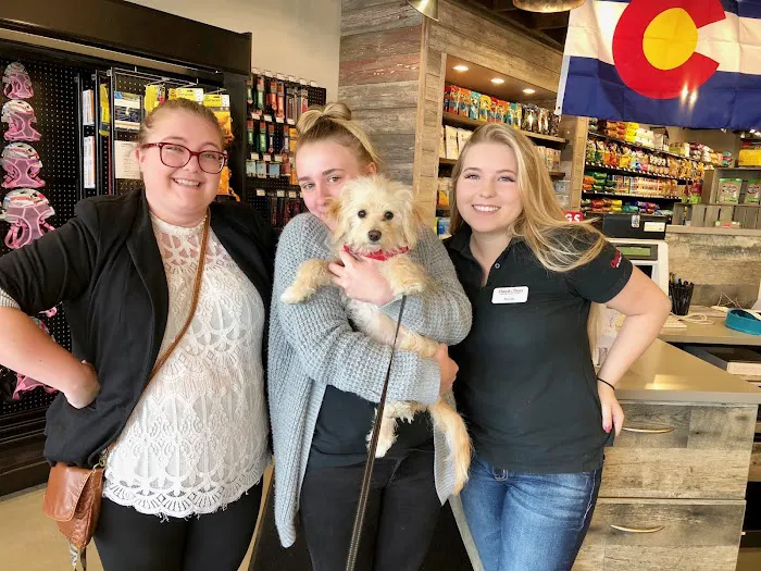 Chuck & Don's Pet Food & Supplies 12