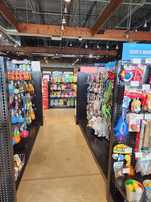 Chuck & Don's Pet Food & Supplies 12