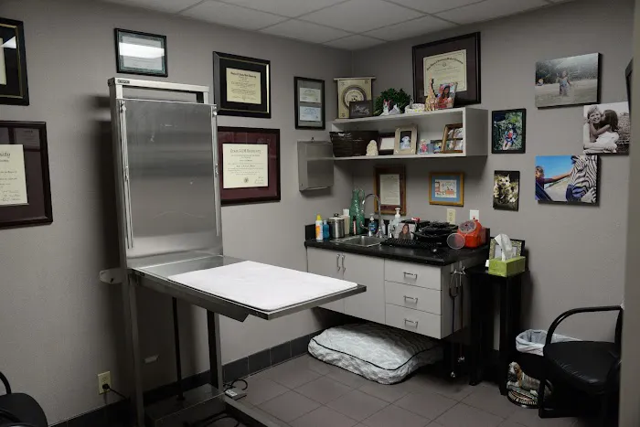 VCA Lexington Boulevard Animal Hospital 8