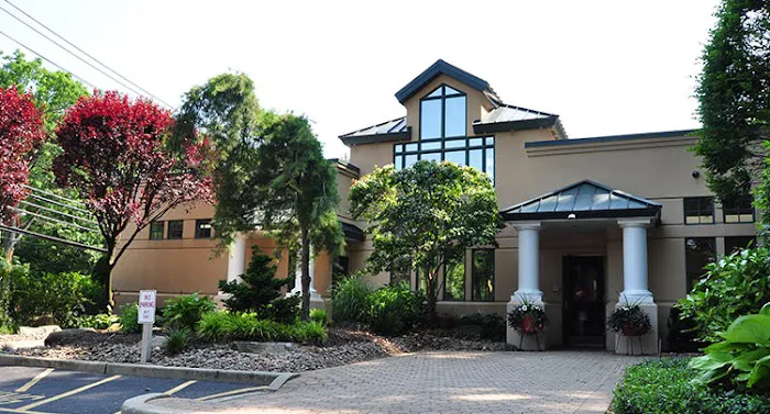 West Hills Animal Hospital & Emergency Center 1