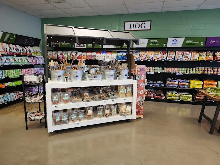 EarthWise Pet Nutrition & Grooming - Derby 12