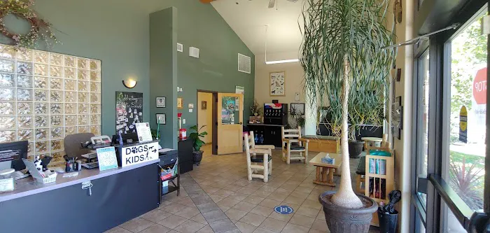 West Ridge Animal Hospital 4