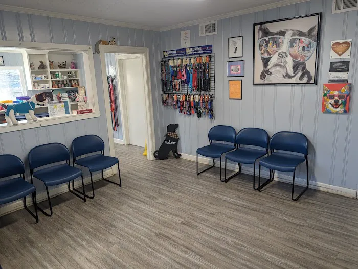 Clinton Animal Hospital 8