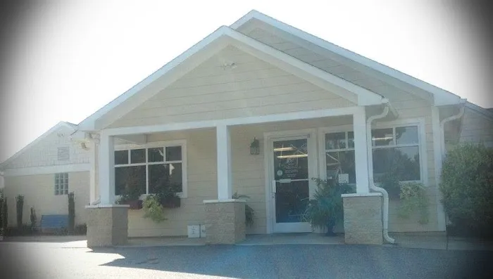 Hillsdale Animal Hospital - Violet Kirk, DVM 3