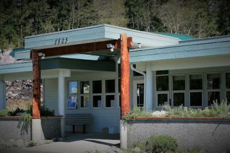 Useless Bay Animal Clinic