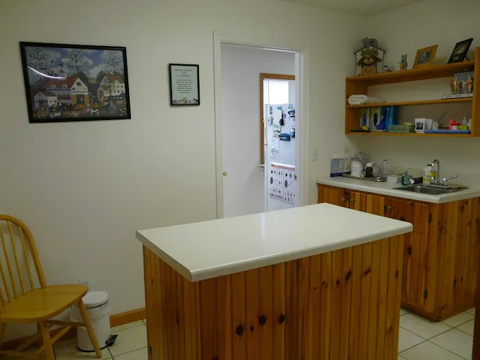 Roan Mountain Animal Hospital 6