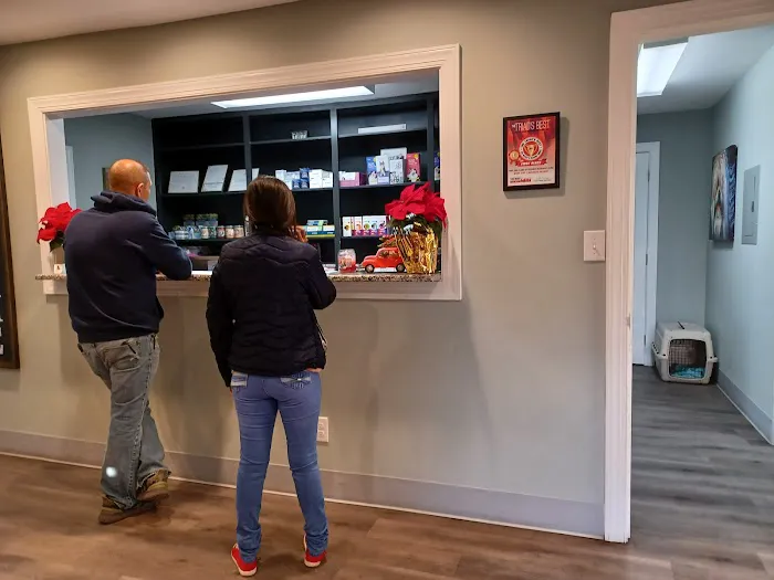 Paws and Claws Affordable Veterinary Clinic 6