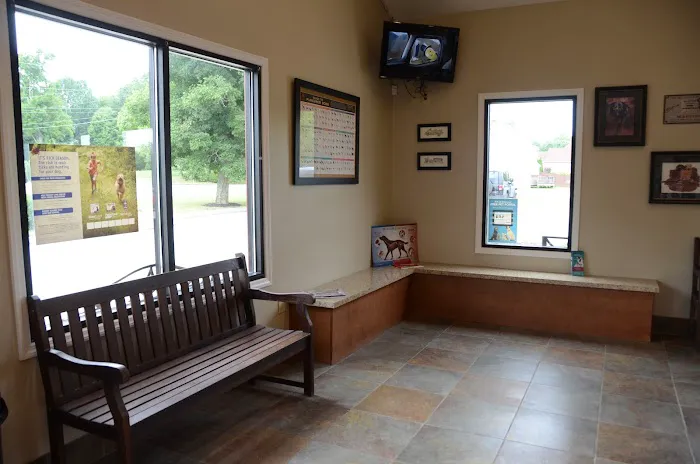 Animal Care Center of Carters Creek 4