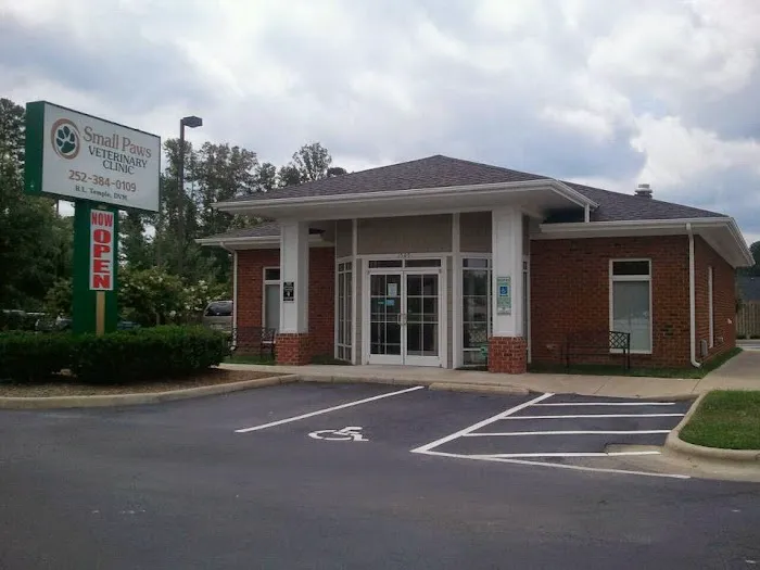 Small Paws Veterinary Clinic 9