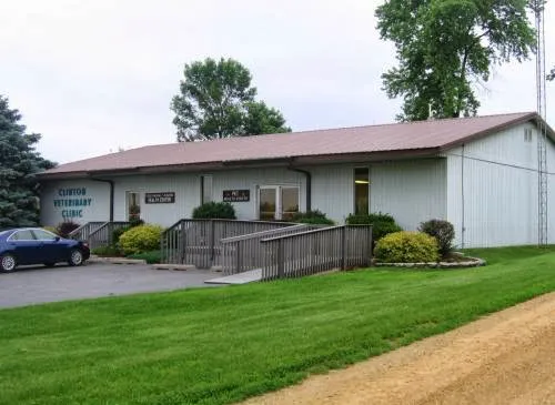Clinton Veterinary Clinic Iowa: Drs. Eslick, Kemmerer, & Aman 10