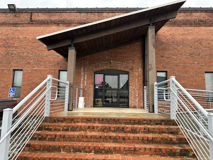 Helping Hands Veterinary Surgery and Dentistry of Virginia 2