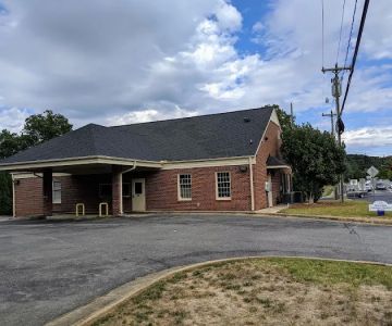 Reynolda Veterinary Hospital: Collins Emily DVM