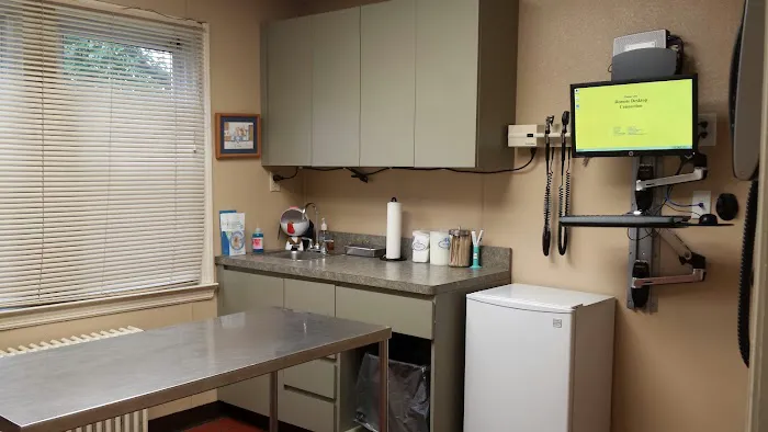 Commack Animal Hospital 2