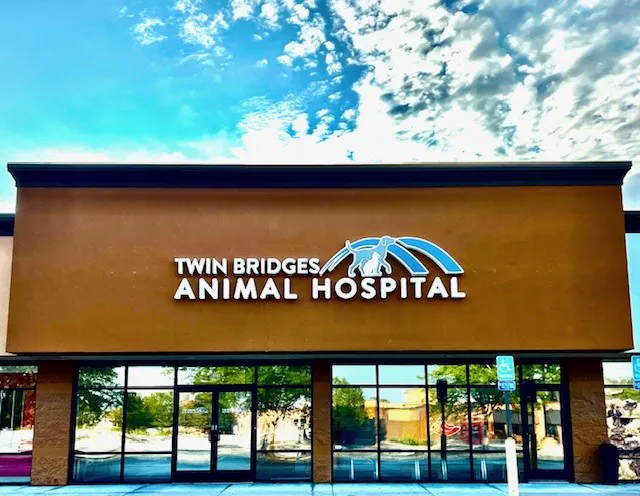 Twin Bridges Animal Hospital 12
