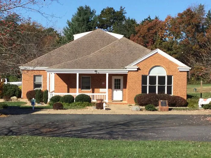 Earlysville Animal Hospital 12