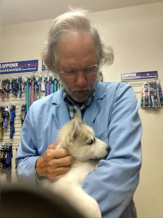 Emerald Moon Veterinary Clinic 1