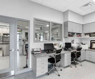 Commack Veterinary Center