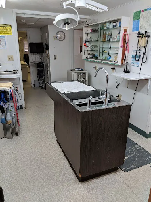 South Peak Veterinary Hospital 6