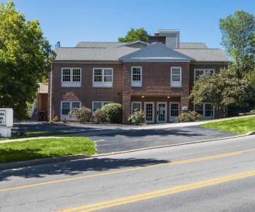 University Drive Veterinary Hospital