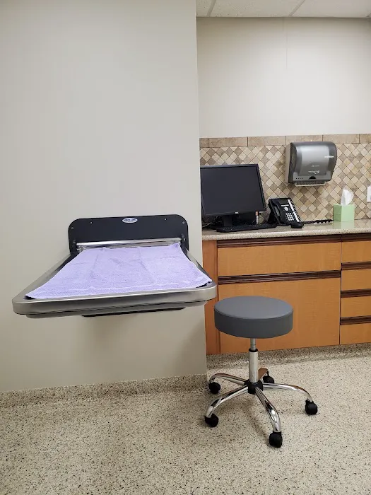 Metzger Animal Hospital: Mannino Shelly DVM 12