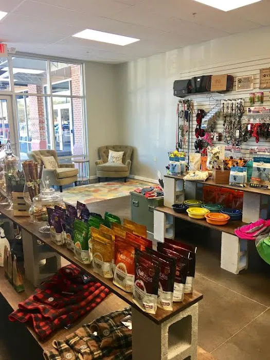 Fort Wagg Pet Store 6