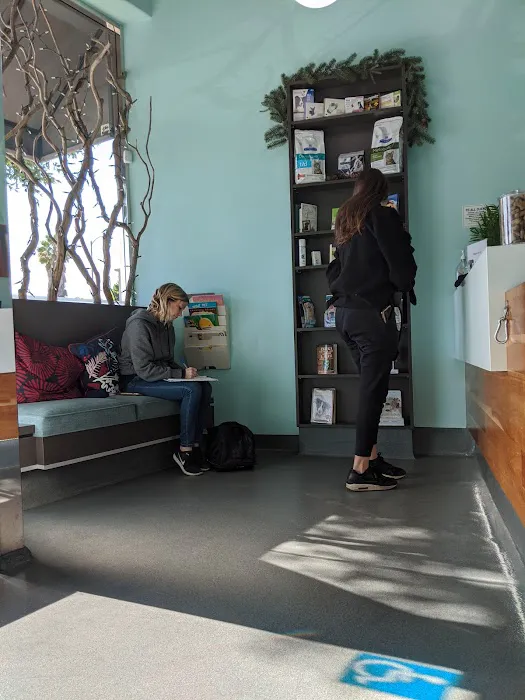 Pacific Animal Clinic 8