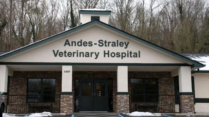Andes-Straley Veterinary Hospital 12