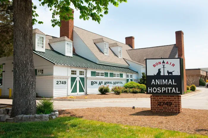 Bon Air Animal Hospital 8