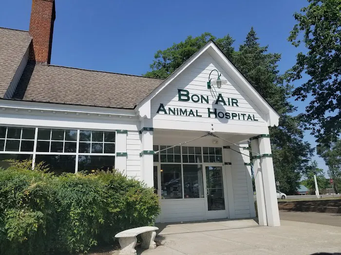 Bon Air Animal Hospital 7