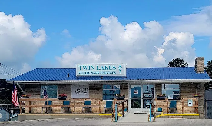Twin Lakes Veterinary Services 12