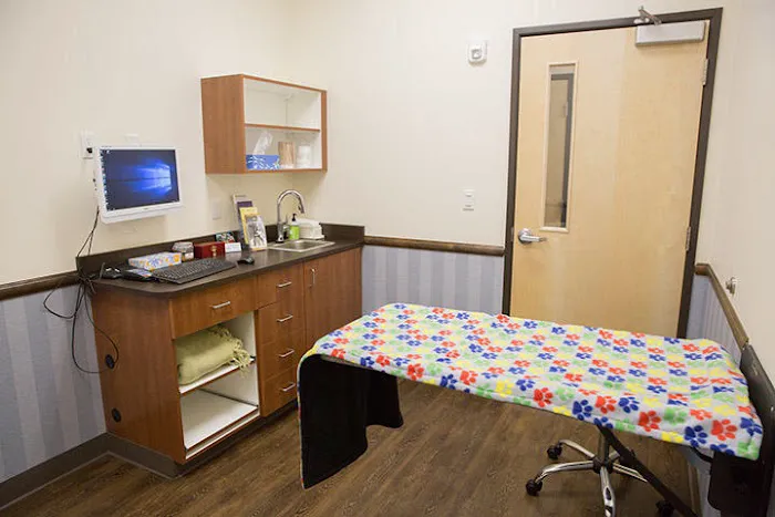 Uptown Animal Hospital & Urgent Care 12