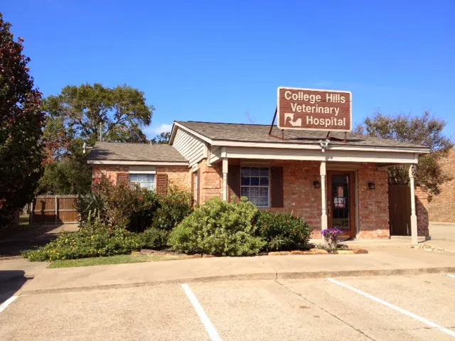 College Hills Veterinary Hospital 12
