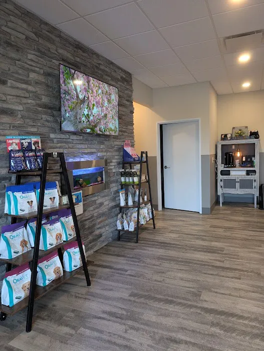 Lake Hills Veterinary Clinic 8
