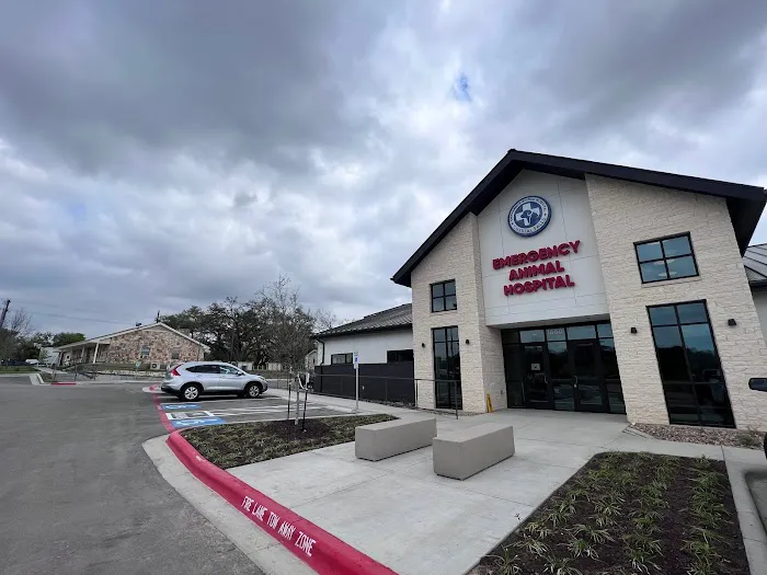 Emergency Animal Hospital of Crystal Falls 9